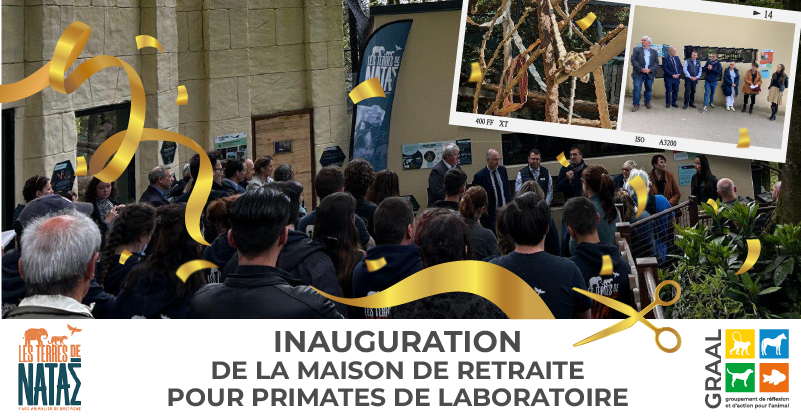 Image représentant l'inauguration d'une volière pour macaques aux Terres de Nataé avec l'association GRAAL. Texte en bas de l'image qui reprend cette explication