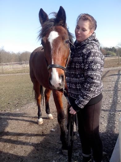 Cheval et son adoptante